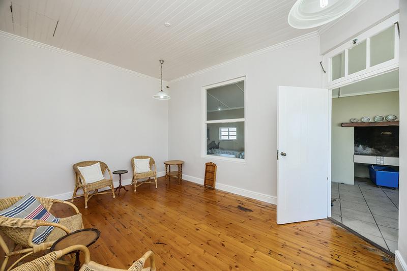 To Let 5 Bedroom Property for Rent in Bloubergstrand Western Cape